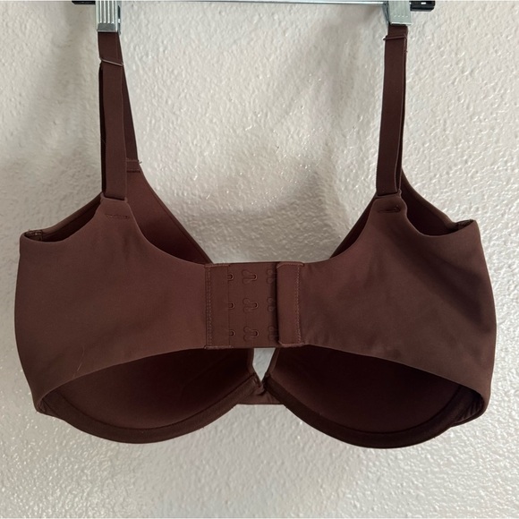 SKIMS bra size 34DD - Picture 3 of 3